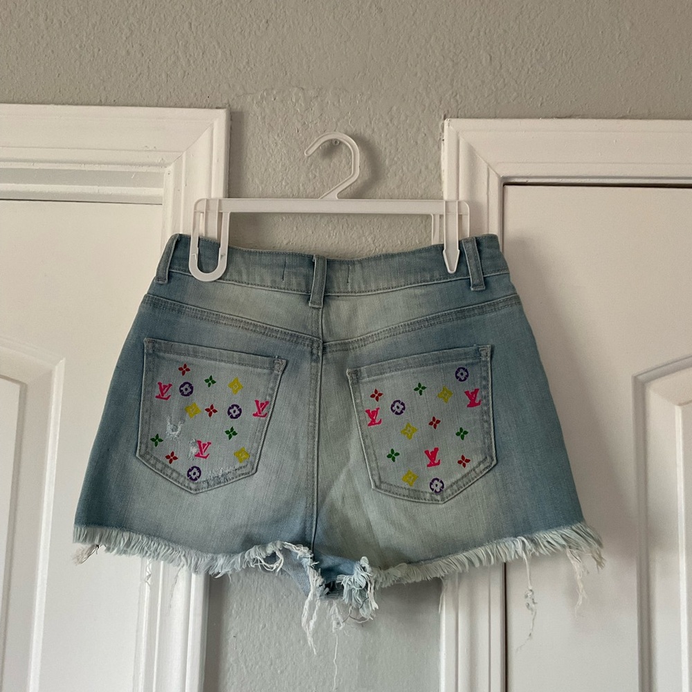 Shorts - Picture 2 of 2